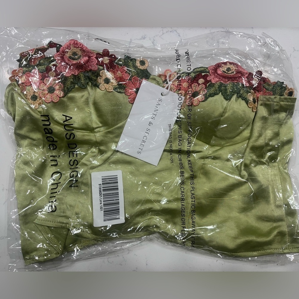 NWT Selfie Leslie Rose Garden Crop Top Satin Lime XS - Picture 5 of 7